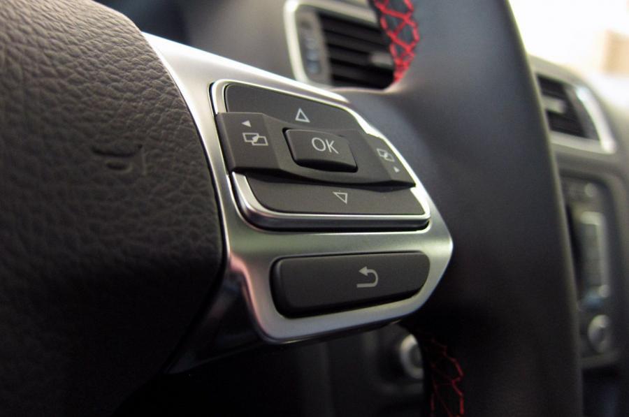  Volkswagen Jetta GLI 2012 года  (фото 22 из 49)